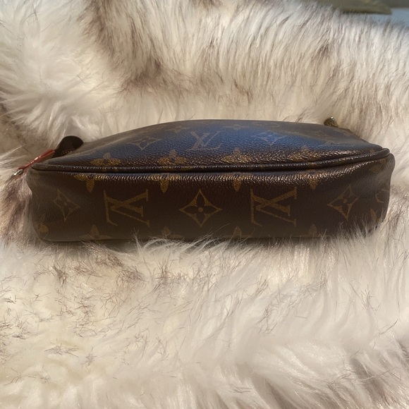 Louis Vuitton Vintage Mini Pouchette🤎 - Picture 5 of 13